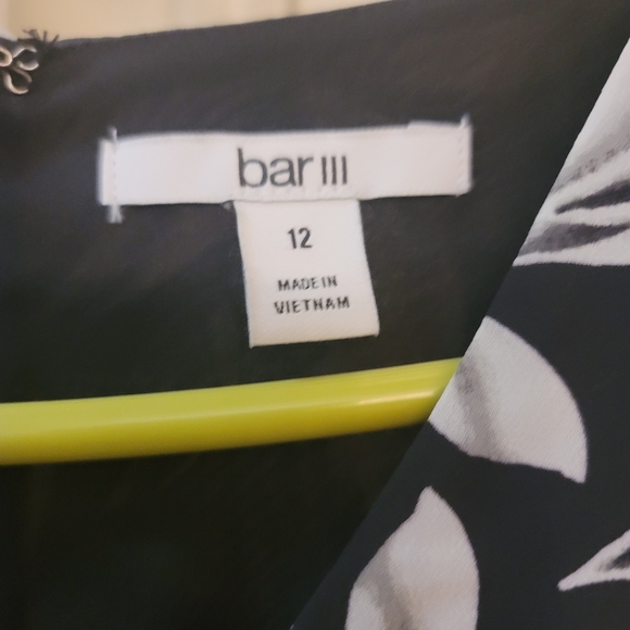 Dress - Picture 3 of 4